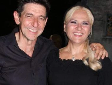 Γ. Σκιαδαρέσης: Συστήνει τους γαμπρούς του με χιούμορ στο Instagram (φωτό)